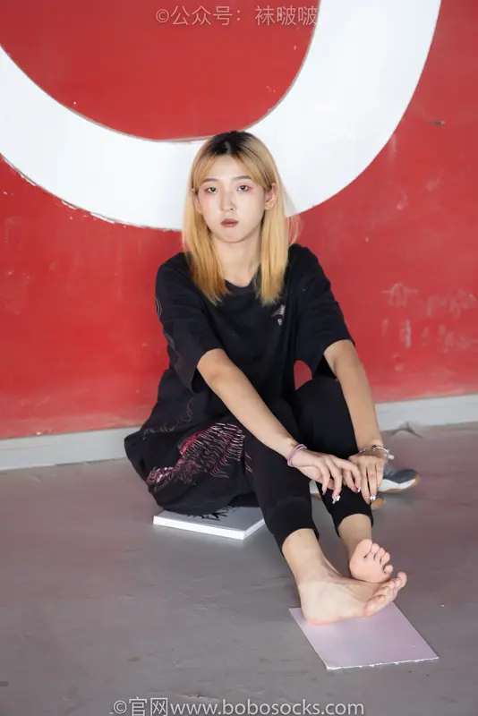 [BoBoSocks袜啵啵]NO.018 木木-运动鞋、白棉袜、裸足 17
