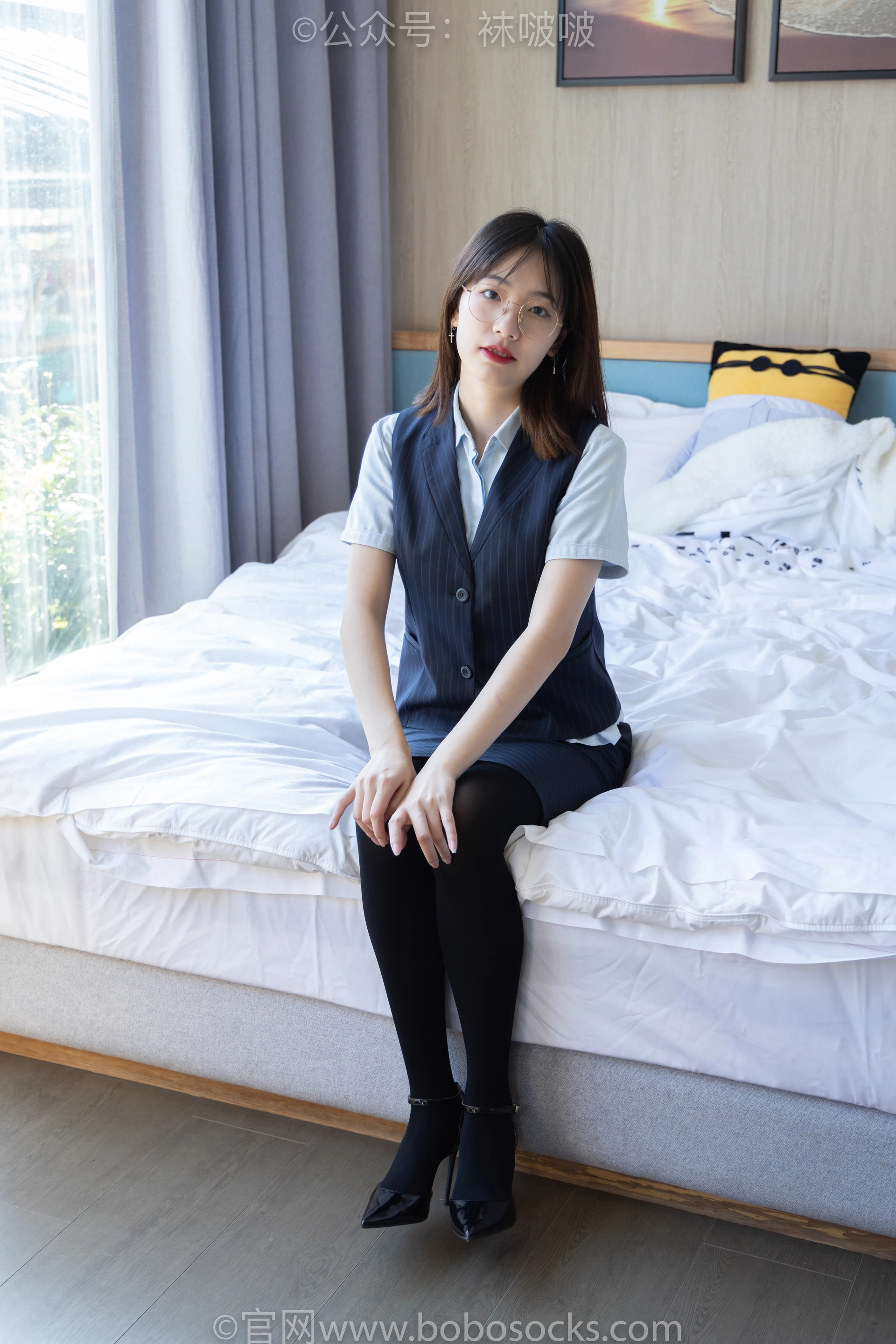 [BoBoSocks袜啵啵]NO.038 小甜豆-建行行服、高跟鞋、厚黑丝 1